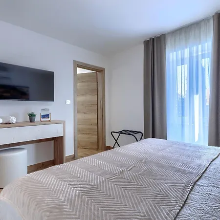 Tone I Maria By Interhome *