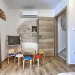 Tone I Maria By Interhome *
