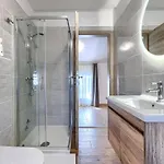 Tone I Maria By Interhome *