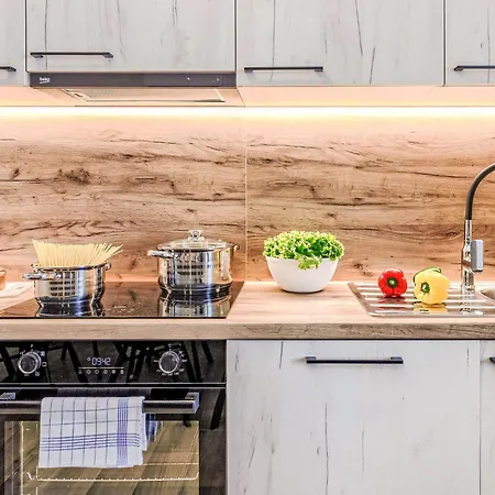 Tone I Maria By Interhome *