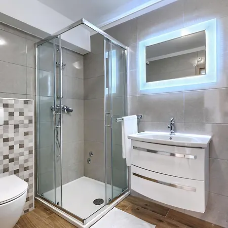 Tone I Maria By Interhome