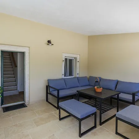 Tone I Maria By Interhome Rovinjsko Selo