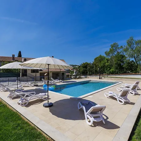 Tone I Maria By Interhome